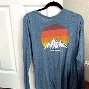 Long sleeve Old Navy High Sierras